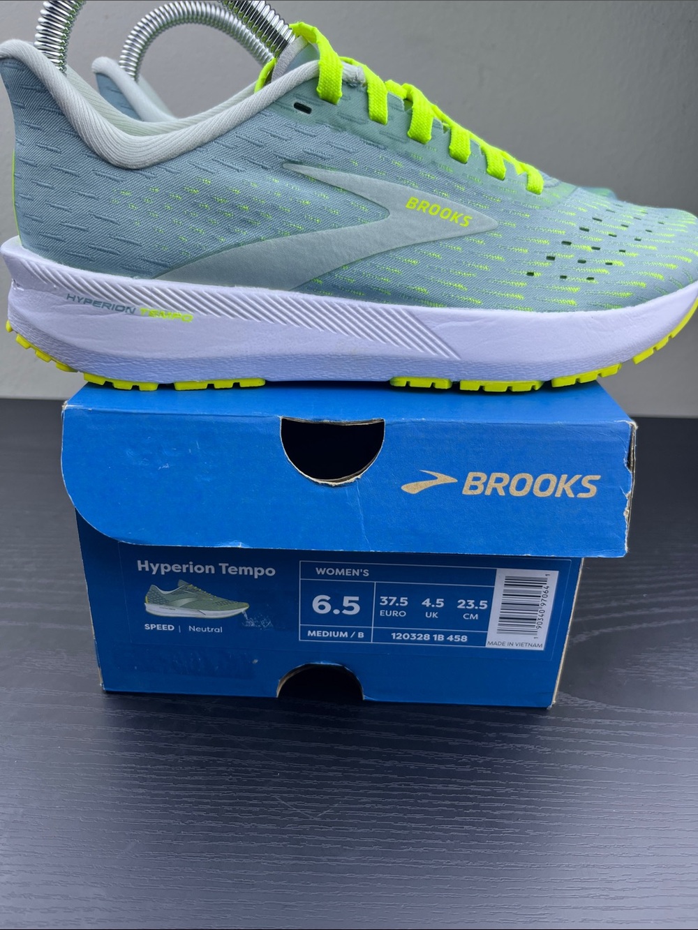 Brooks Hyperion Tempo Running Shoes Green Yellow Women's Size 6.5 - Picture 11 of 11